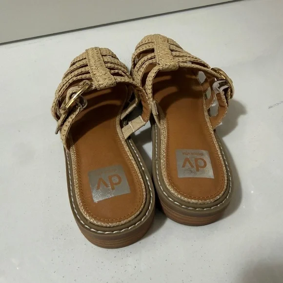 DV by Dolce Vita Women's Tan Woven Sandals in new conditions - Picture 5 of 14